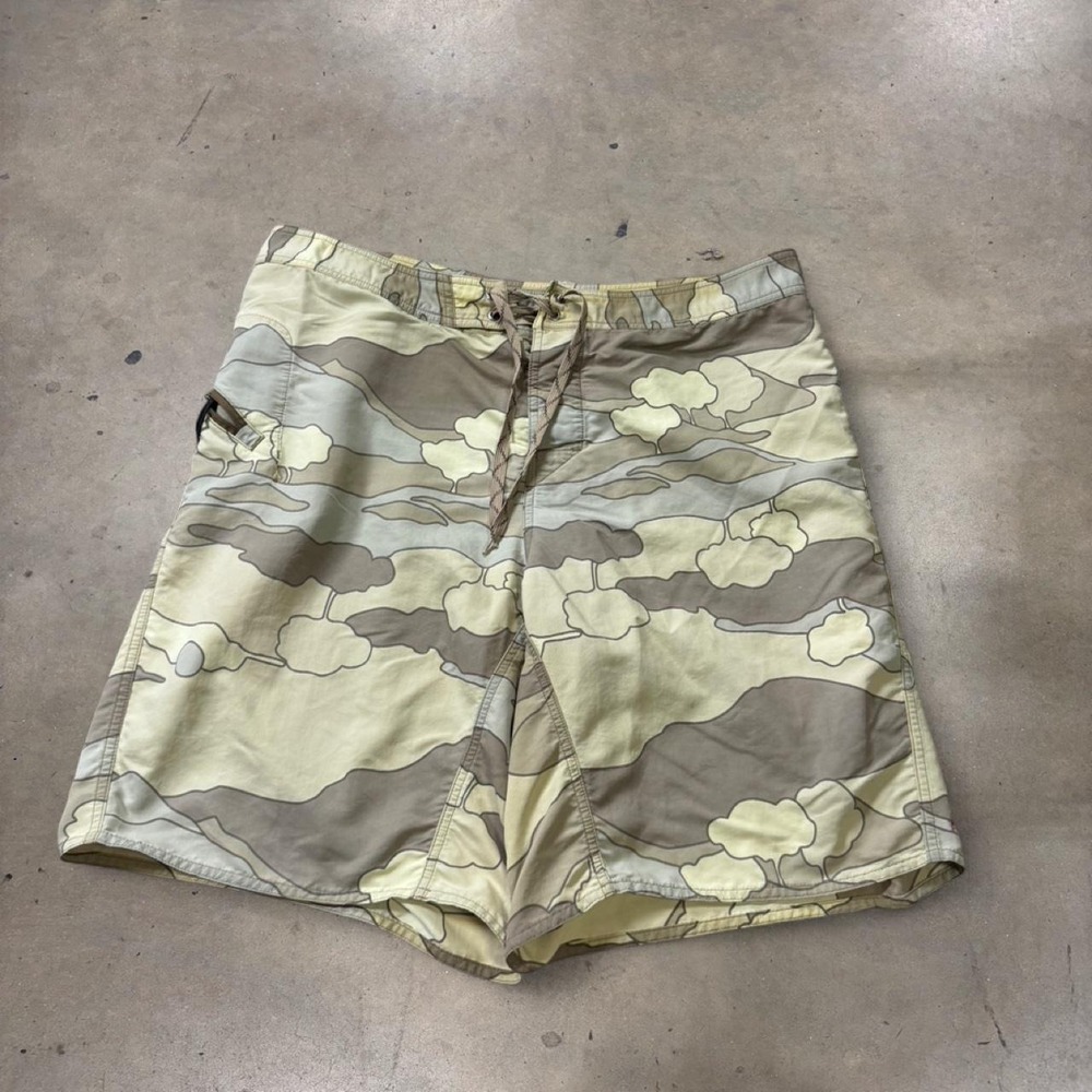 Patagonia Mens Tan Brown Camo Board Shorts Y2K Camouflage Swim Trunks Size 38